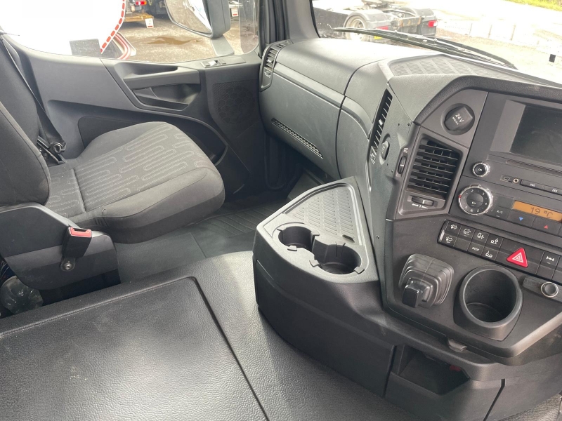 Vehicle Photo 12